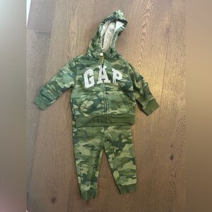 $2 add on GAP Kids Green Camo Set